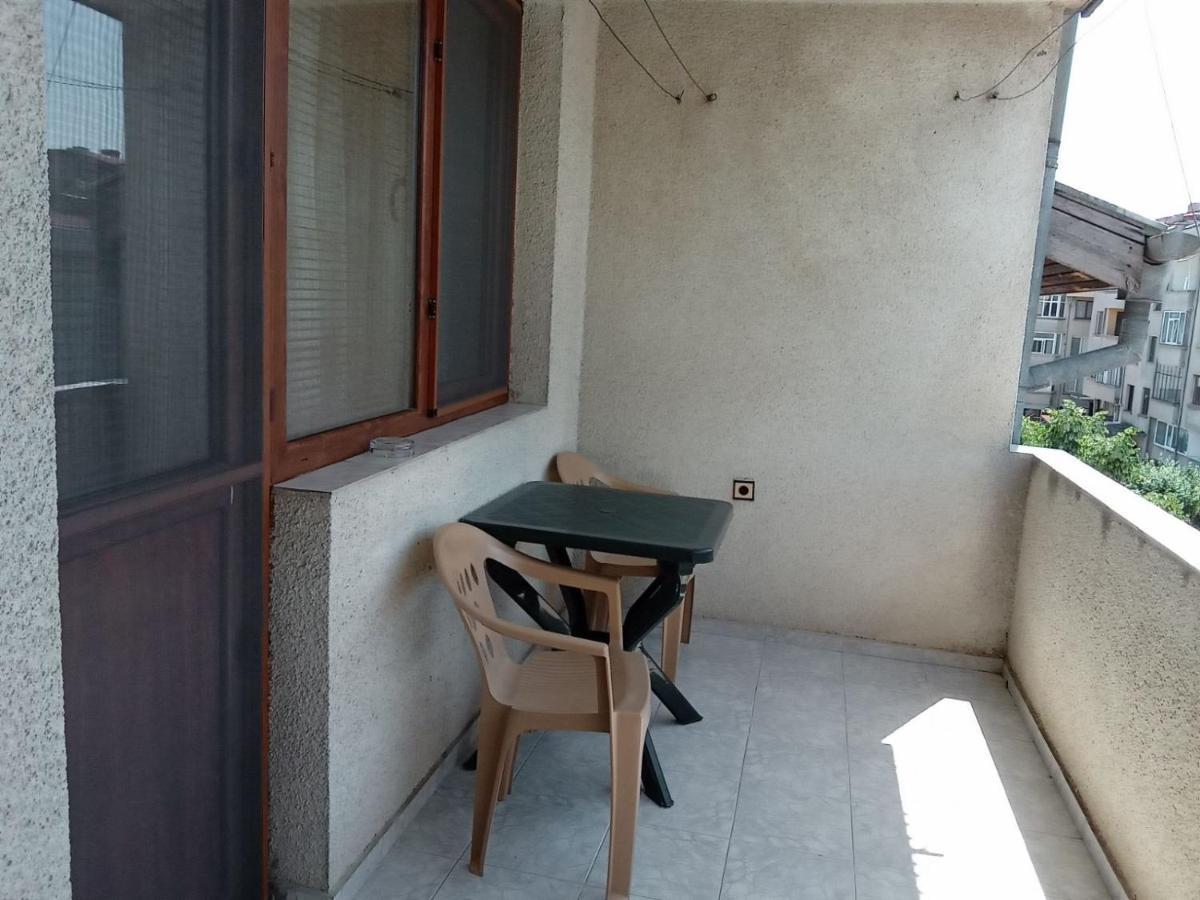 Къща За Гости Петрови Primorsko Exterior foto