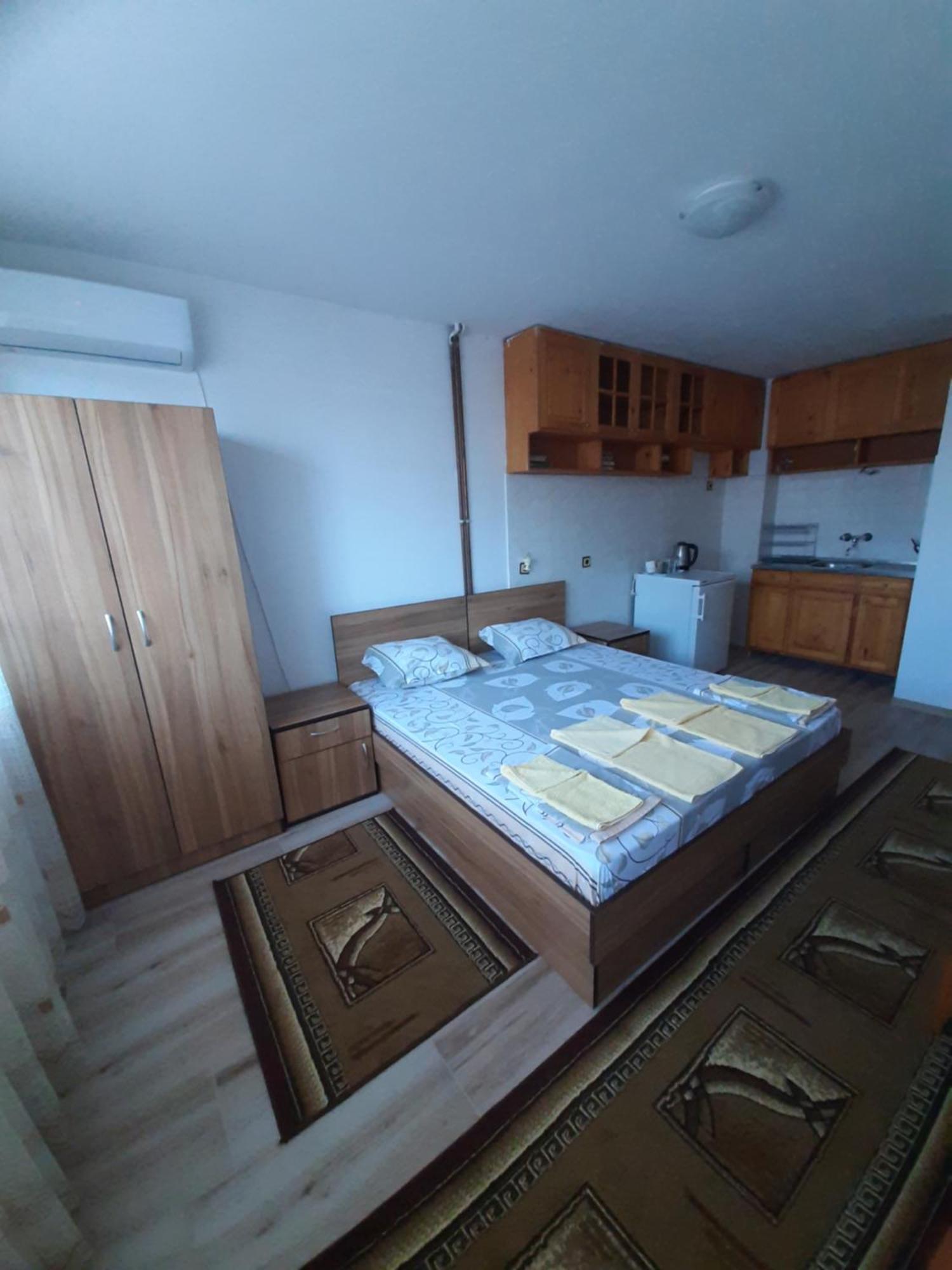 Къща За Гости Петрови Primorsko Zimmer foto